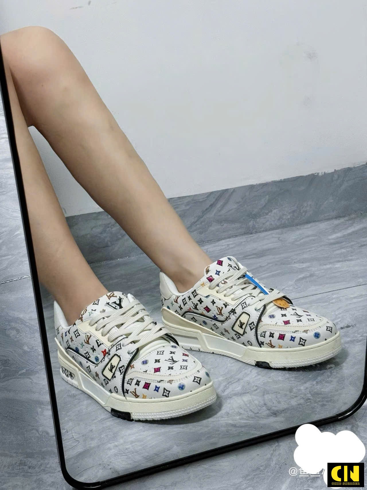 Giày Nam Nữ Louis Vuitton Lv Trainer Trắng Kem Họa Tiết Giày Nam Nữ Louis Vuitton LV Trainer Trắng Kem Họa Tiết