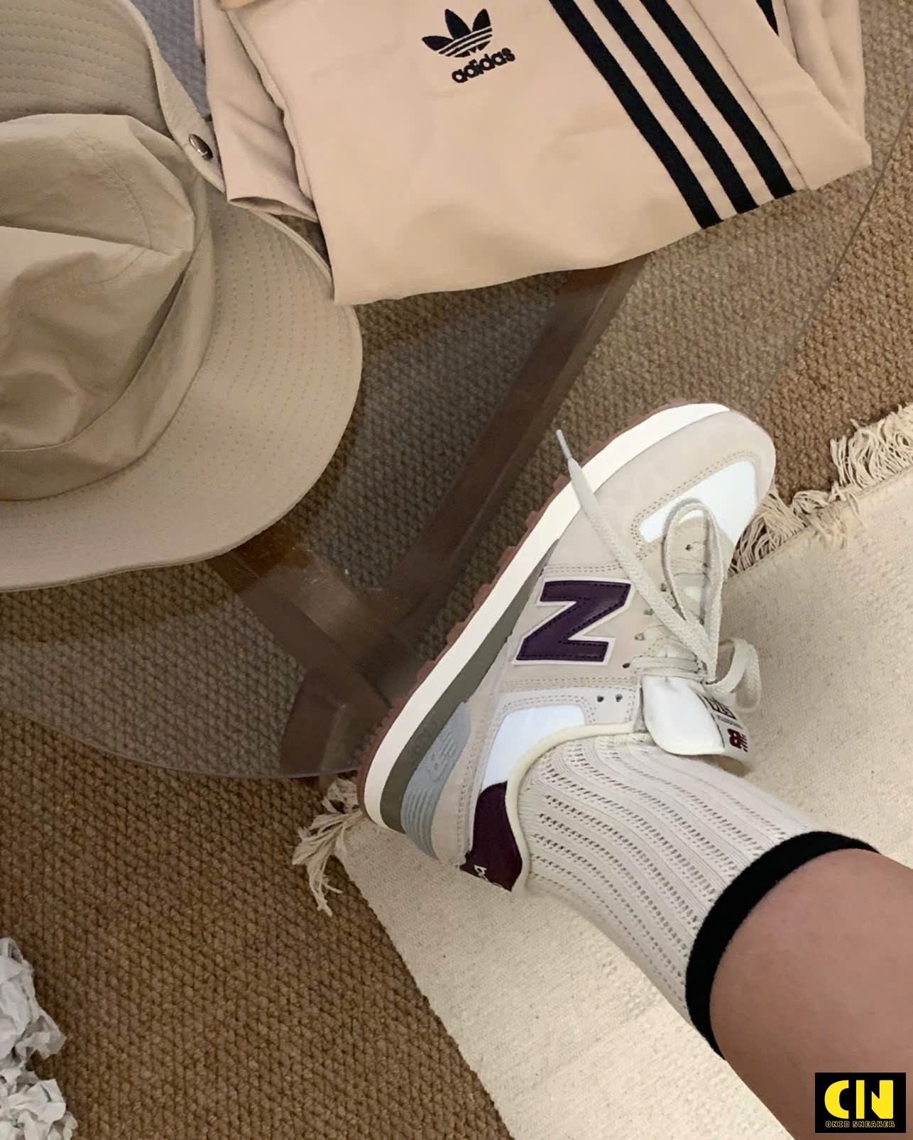 Giày New Balance 574 Off White Trắng Kem Đỏ Giày New Balance 574 Off White Trắng Kem Đỏ