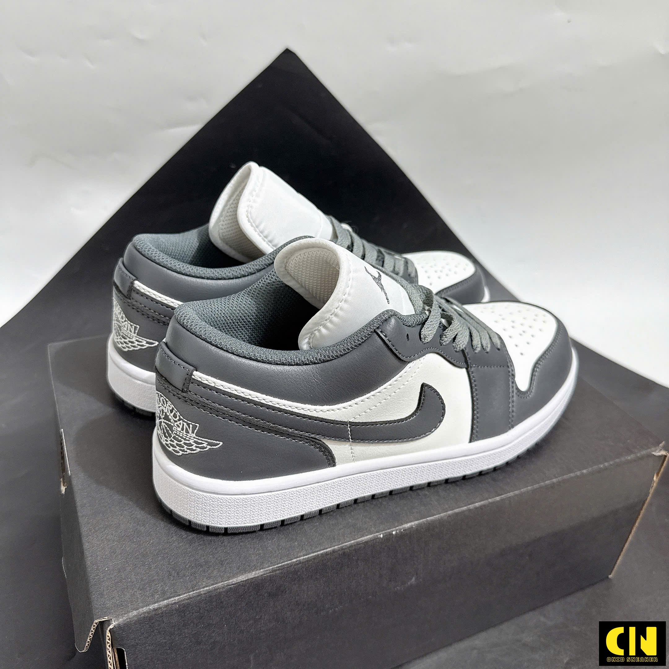 Giày Nike Air Jordan 1 Low Iron Grey Chất Lượng Cao Giày Nike Air Jordan 1 Low Iron Grey Chất Lượng Cao