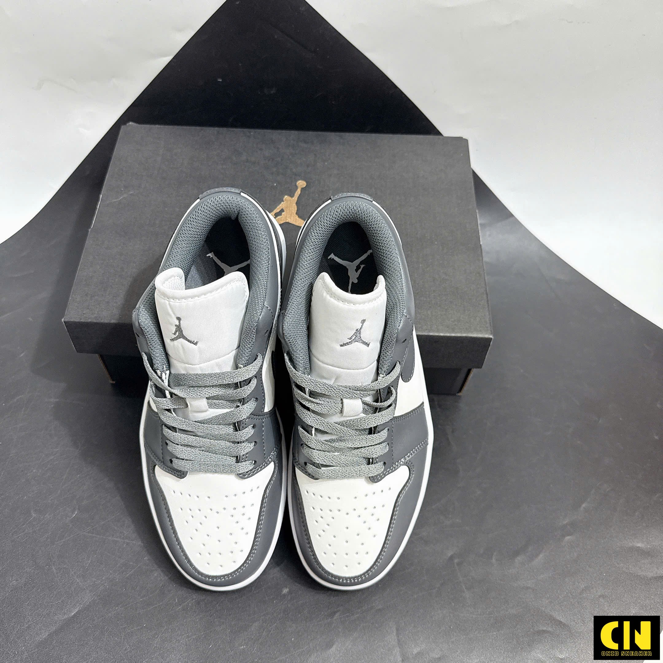 Giày Nike Air Jordan 1 Low Iron Grey Tông Màu Xám Trắng Giày Nike Air Jordan 1 Low Iron Grey Tông Màu Xám Trắng