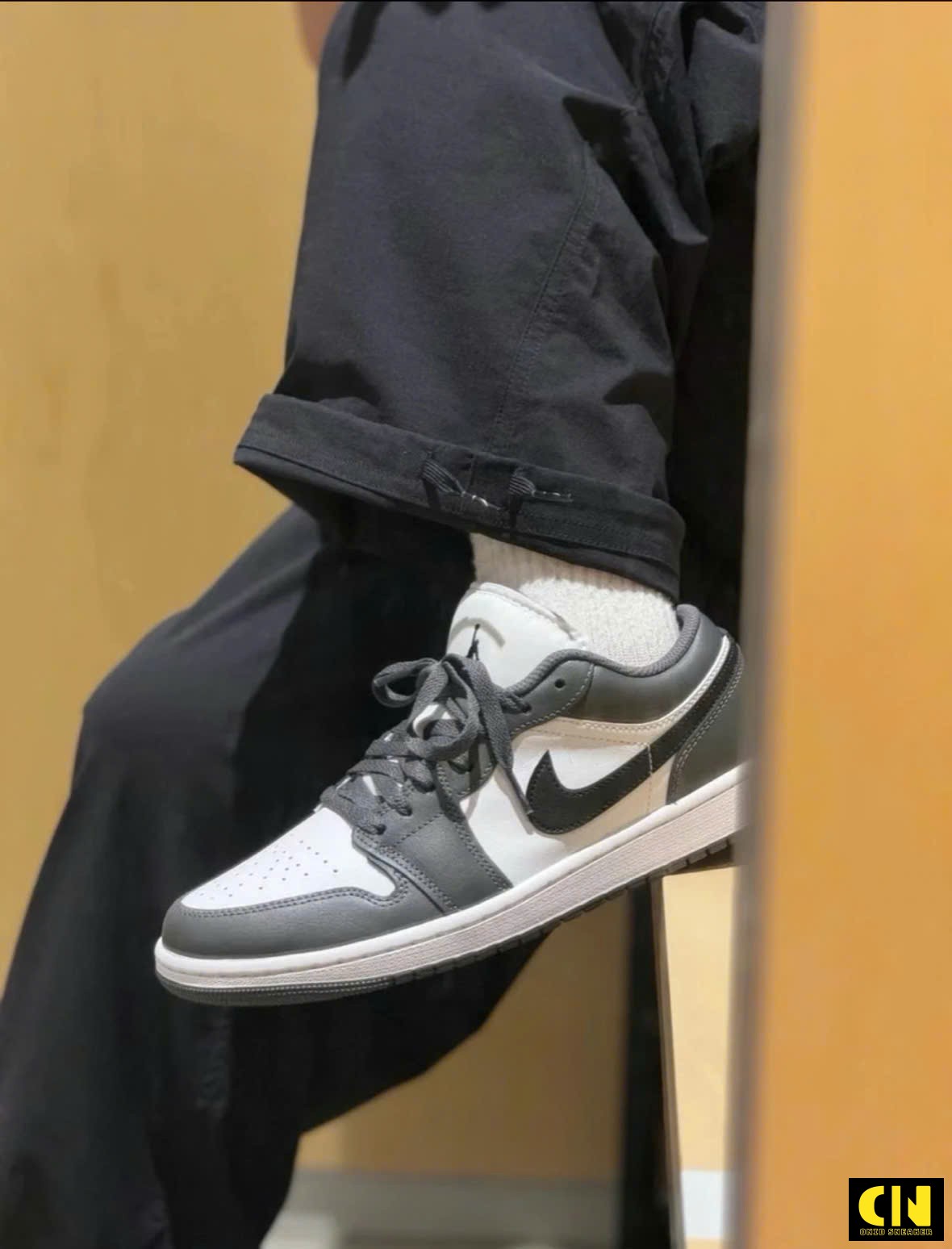 Giày Nike Air Jordan 1 Low Iron Grey Trắng Xám Giày Nike Air Jordan 1 Low Iron Grey Trắng Xám