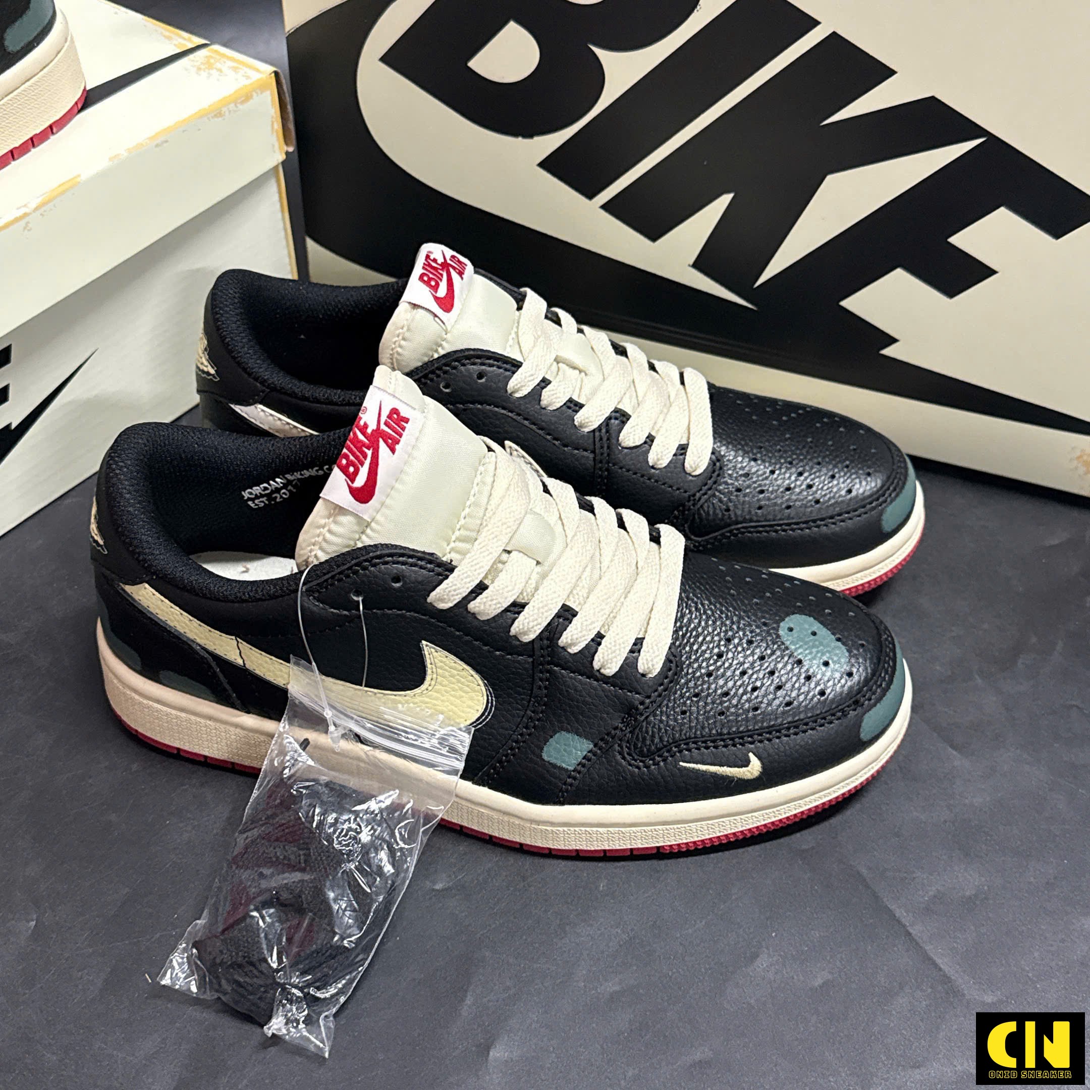 Giày Nike Air Jordan 1 Low Og Better With Time Màu Đen Kem Giày Nike Air Jordan 1 Low OG Better With Time Màu Đen Kem