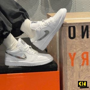 Giay Nike Air Jordan 1 Low Se White Metallic Silver Giày Nike Air Jordan 1 Low SE White Metallic Silver