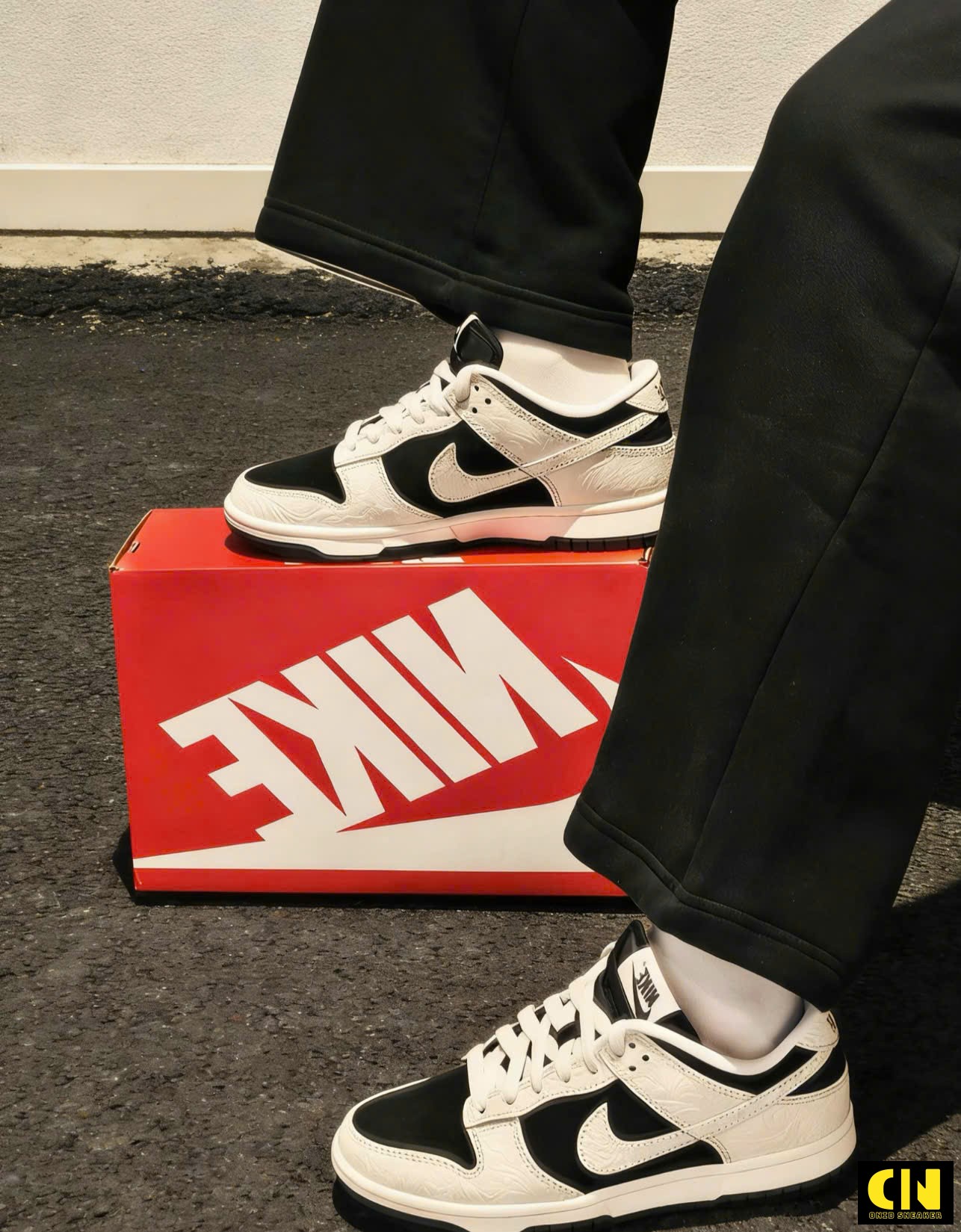 Giày Nike Dunk Embossed Baroque Black White Unisex Sneakers Giày Nike Dunk Embossed Baroque Black White Unisex Sneakers