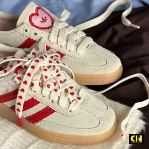 Giay Nu Adidas Originals Handball Spezial Valentines Day Cream White Trang Kem Giày Nữ Adidas Originals Handball Spezial Valentines Day Cream White Trắng Kem