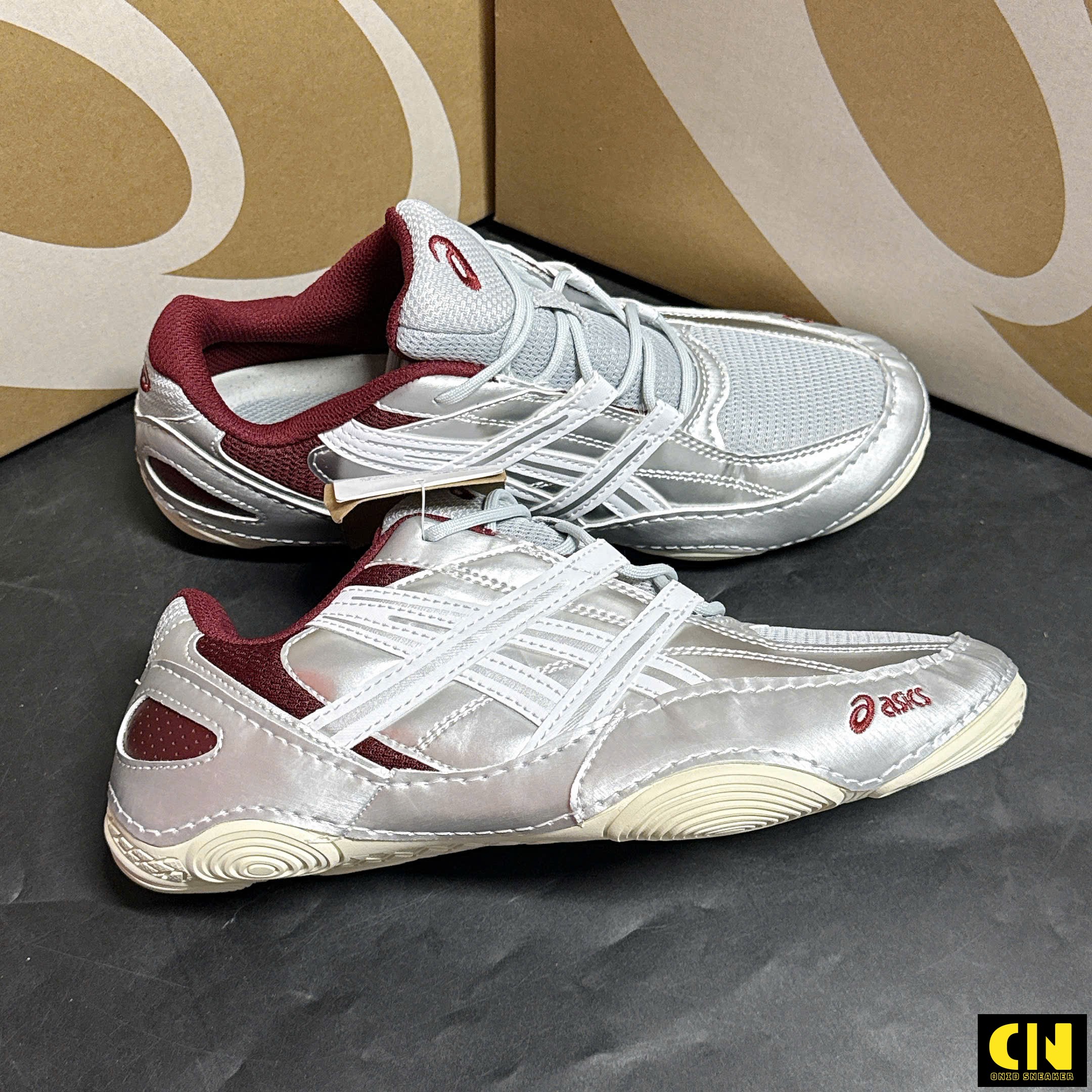 Giày Sneaker Asics Hypersync Piedmont Grey Pure Silver Đỏ Bạc Giày Sneaker Asics Hypersync Piedmont Grey Pure Silver Đỏ Bạc