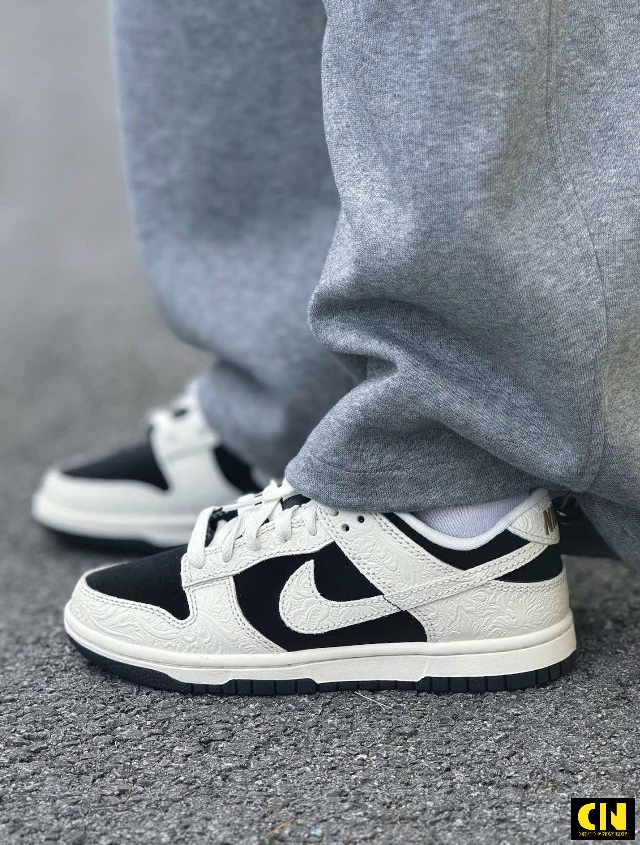 Giày Sneaker Nam Nike Dunk Embossed Baroque Đen Trắng If3944-001 Chất Lượng Chuẩn Full Box Giày Sneaker Nam Nike Dunk Embossed Baroque Đen Trắng IF3944-001 Chất Lượng Chuẩn Full Box
