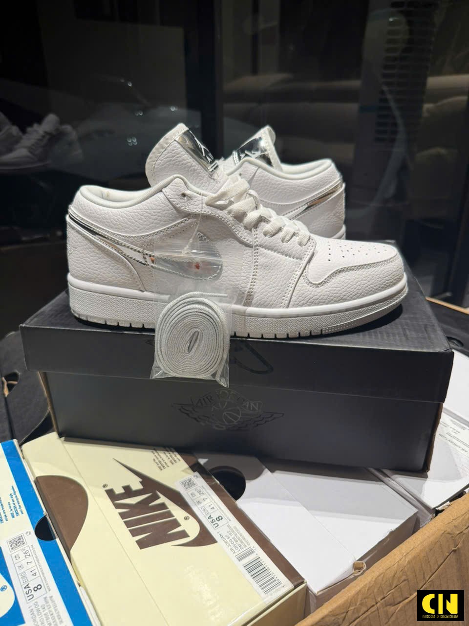 Giày Sneaker Nike Air Jordan 1 Low Se White Metallic Silver Fullbox Giày Sneaker Nike Air Jordan 1 Low SE White Metallic Silver Fullbox