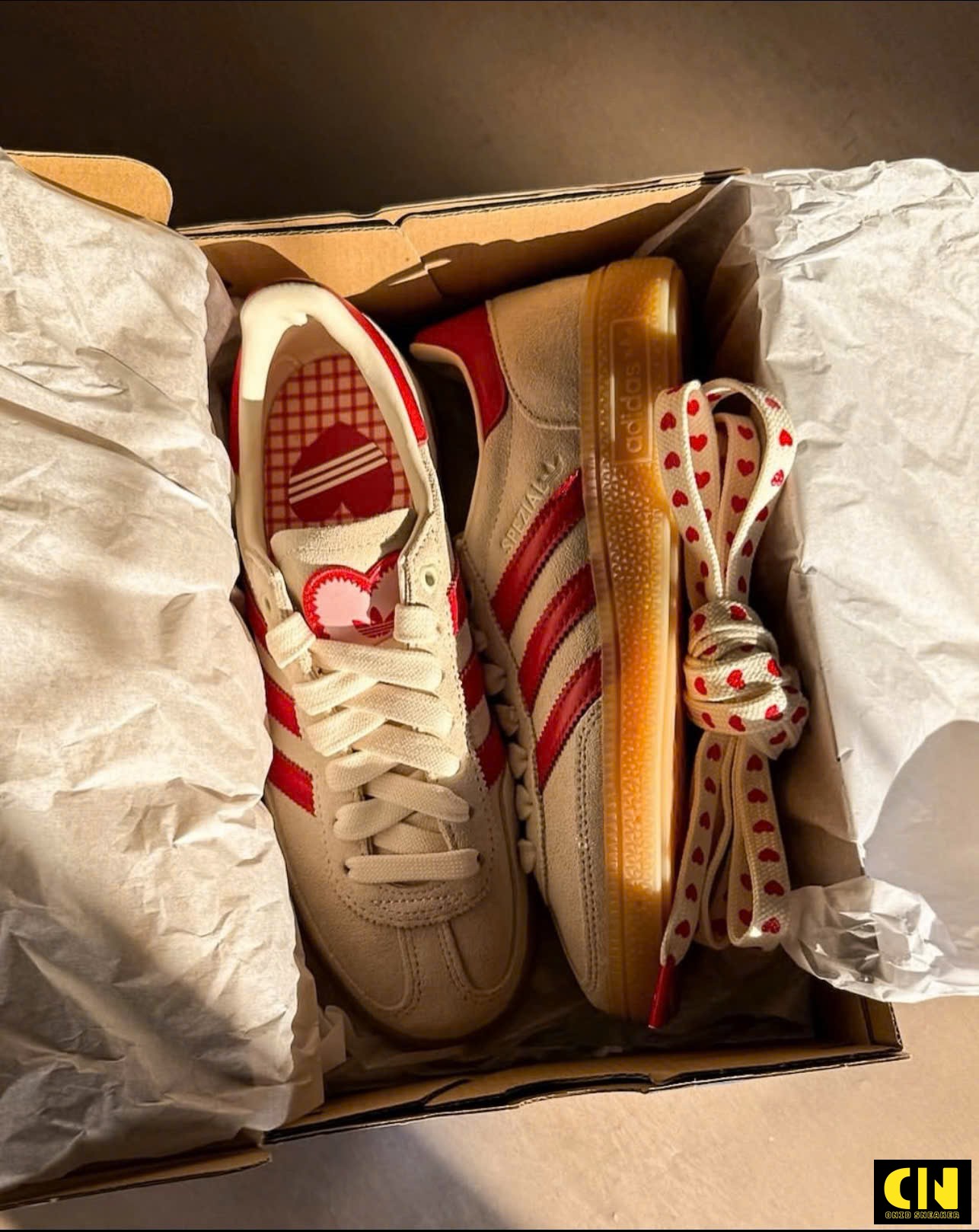 Giày Sneaker Nữ Adidas Originals Handball Spezial Valentines Day Đỏ Giày Sneaker Nữ Adidas Originals Handball Spezial Valentines Day Đỏ