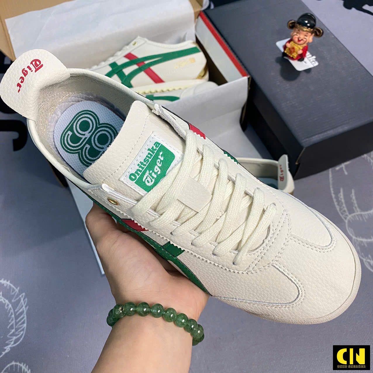 Giày Sneaker Onitsuka Tiger Mexico 66 Màu Trắng Kem Kẻ Xanh Lá Đỏ Giày Sneaker Onitsuka Tiger Mexico 66 Màu Trắng Kem Kẻ Xanh Lá Đỏ