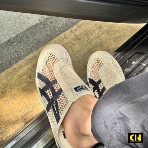 Giay Suc Nam Nu Onitsuka Tiger Mexico 66 Sabot Mau Kem Soc Xanh Navy Giày Sục Nam Nữ Onitsuka Tiger Mexico 66 Sabot Màu Kem Sọc Xanh Navy