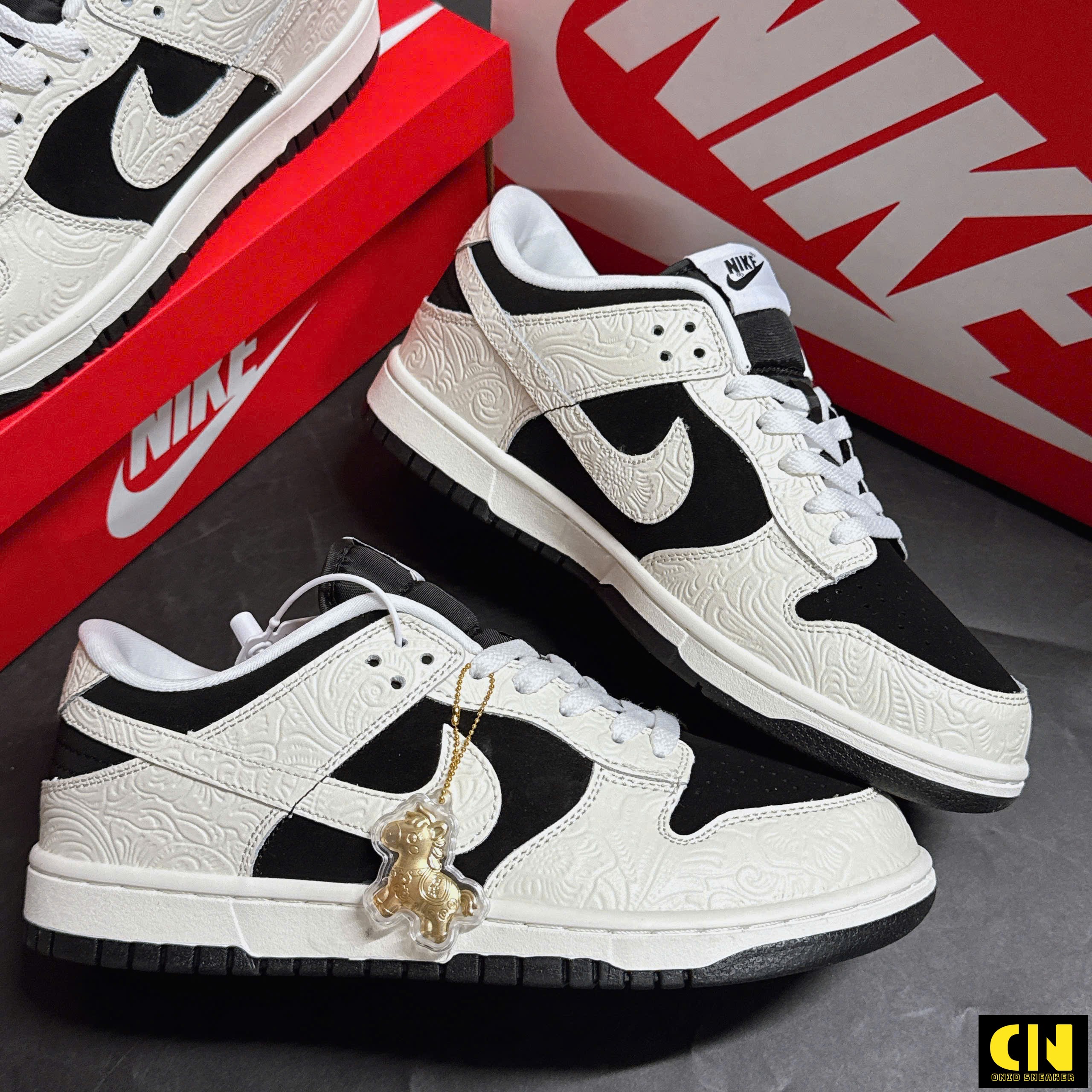 Giày Thể Thao Nike Dunk Embossed Baroque Đen Trắng Giày Thể Thao Nike Dunk Embossed Baroque Đen Trắng
