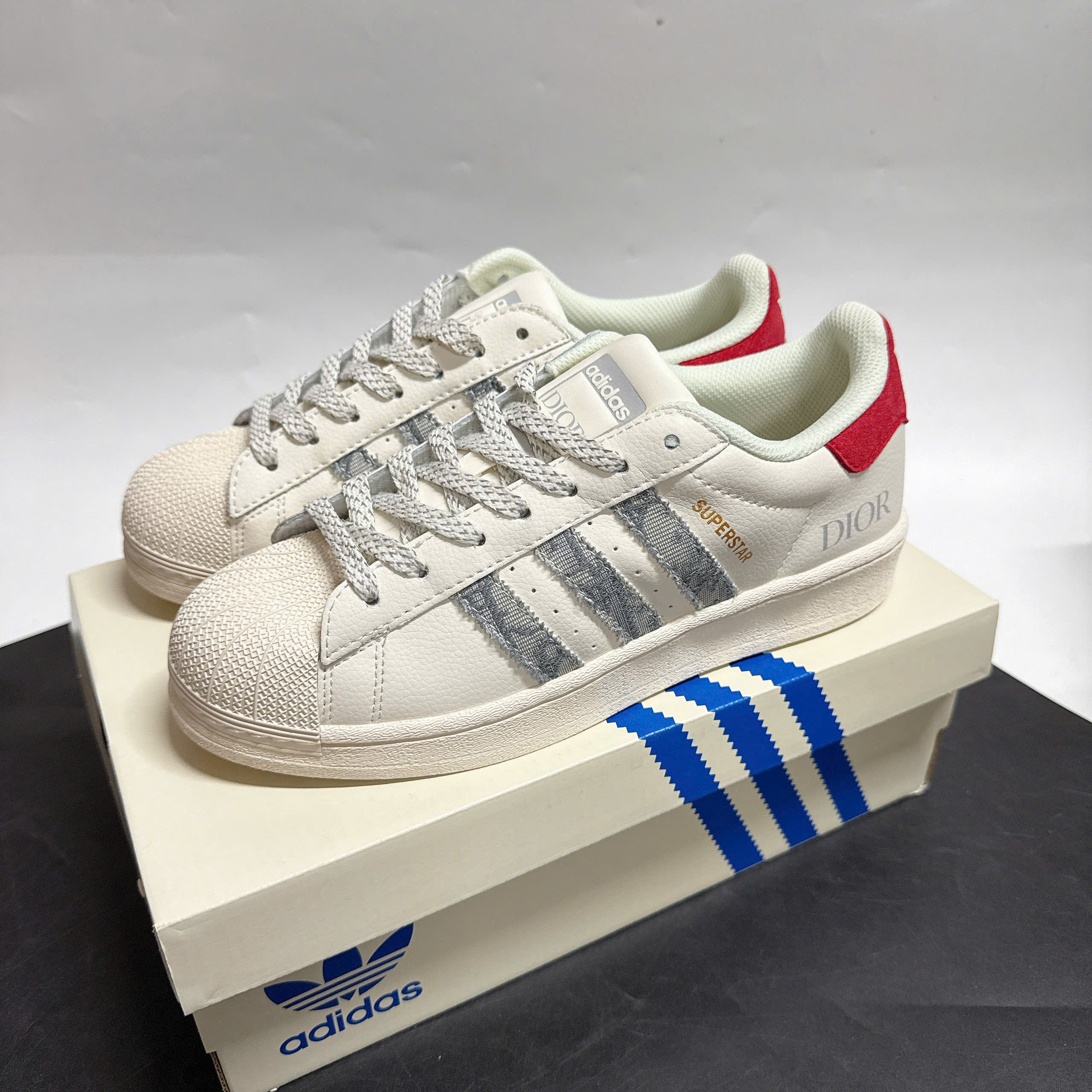 Giày Thời Trang Adidas Superstar Tone Trắng Xám Giày Thời Trang Adidas Superstar Tone Trắng Xám