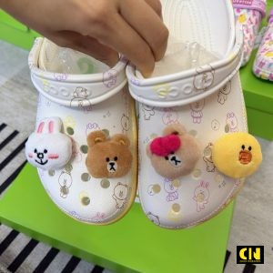 Dep Crocs Classic Cutie Clog X Line Friends Trang Hong Dép Crocs Classic Cutie Clog x LINE FRIENDS Trắng Hồng