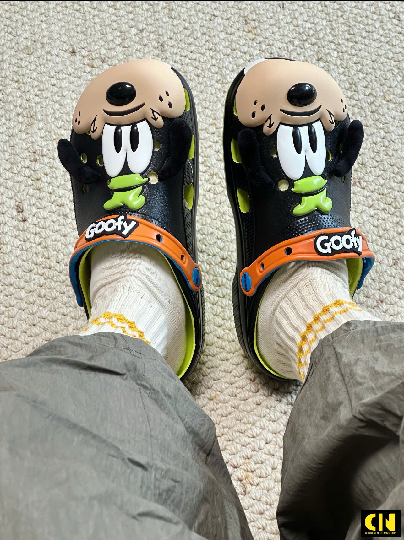 Dép Crocs Disney Iam Goofy Classic Clog Dép Crocs Disney IAM Goofy Classic Clog