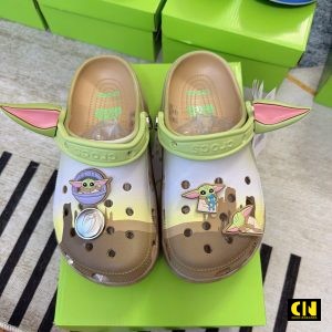 Dep Crocs Star Wars Grogu Baby Yoda Tai Venh Dép Crocs Star Wars Grogu Baby Yoda Tai Vênh.jpg