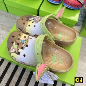 Dep Suc Crocs Star Wars Grogu Xanh Nau Dép Sục Crocs Star Wars Grogu Xanh Nâu.jpg