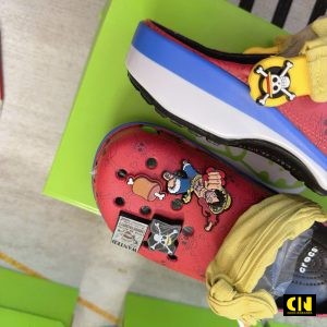 Dep Suc Unisex Crocs Classic Clog One Piece Anime Monkey Dép Sục Unisex Crocs Classic Clog One Piece Anime Monkey