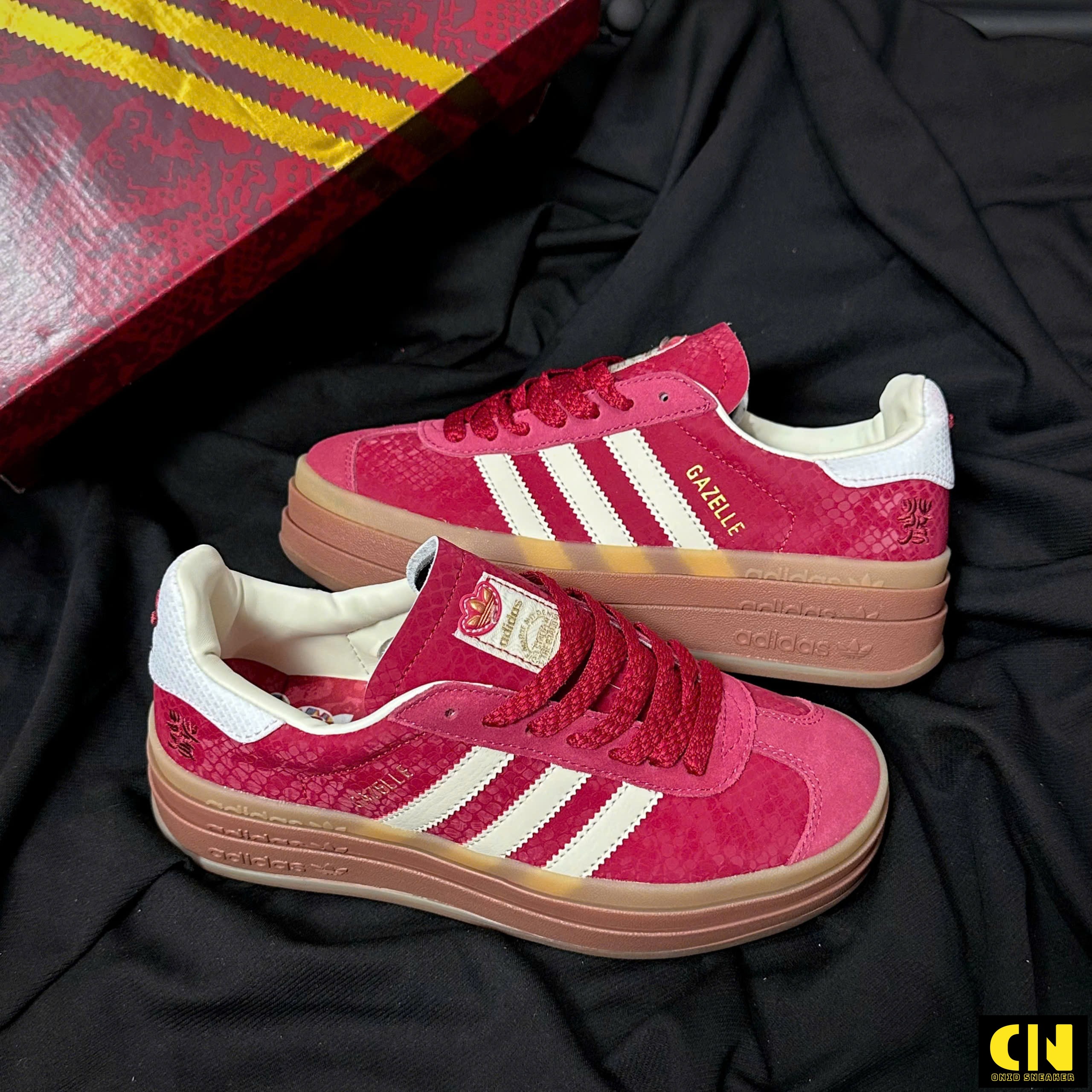 Giày Adidas Gazelle Bold Year Of The Snake White Red Giày Adidas Gazelle Bold Year Of The Snake White Red