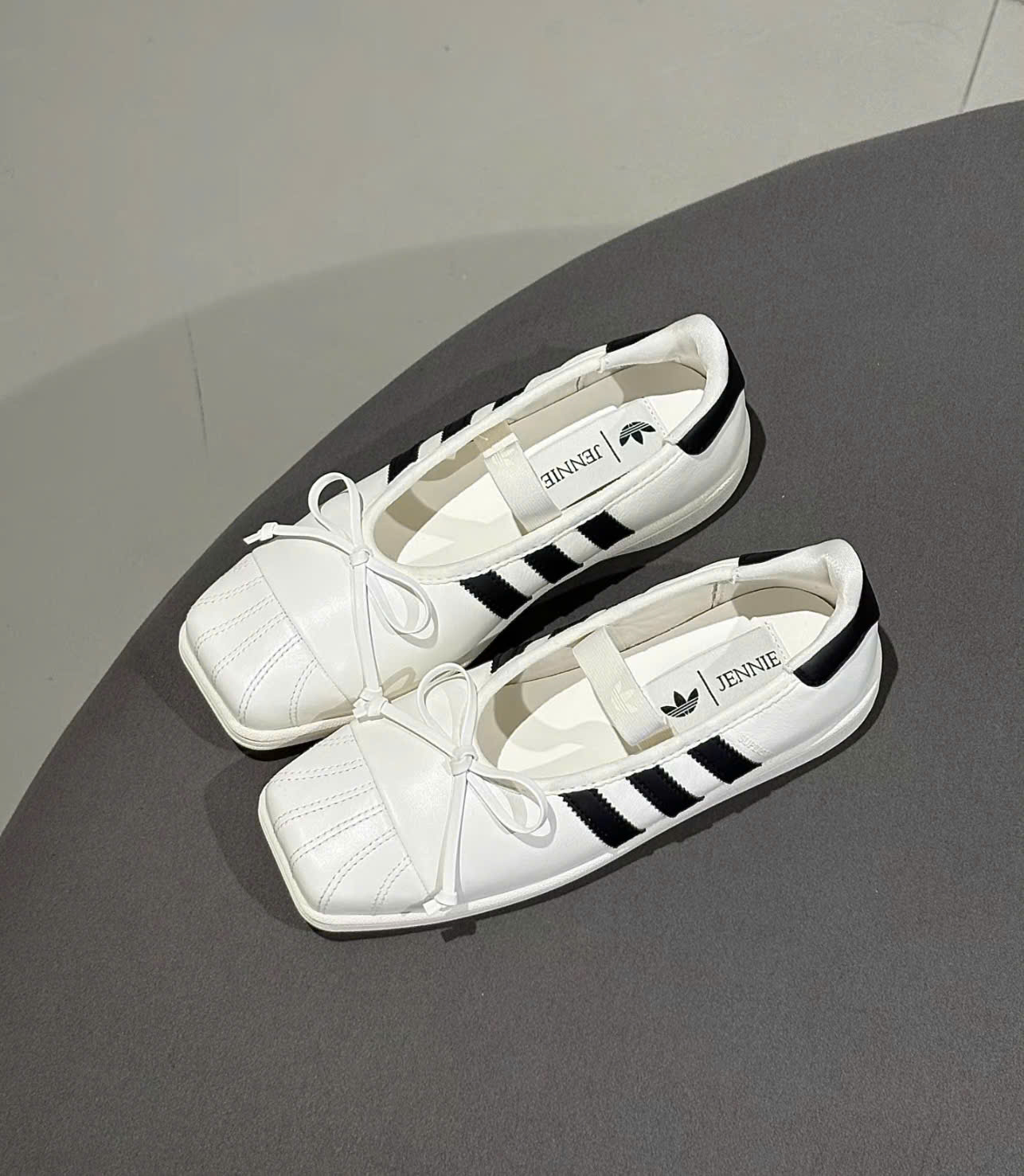 Giày Adidas Superstar Jennie Fullbox Trắng Đen Giày Adidas Superstar Jennie Fullbox Trắng Đen