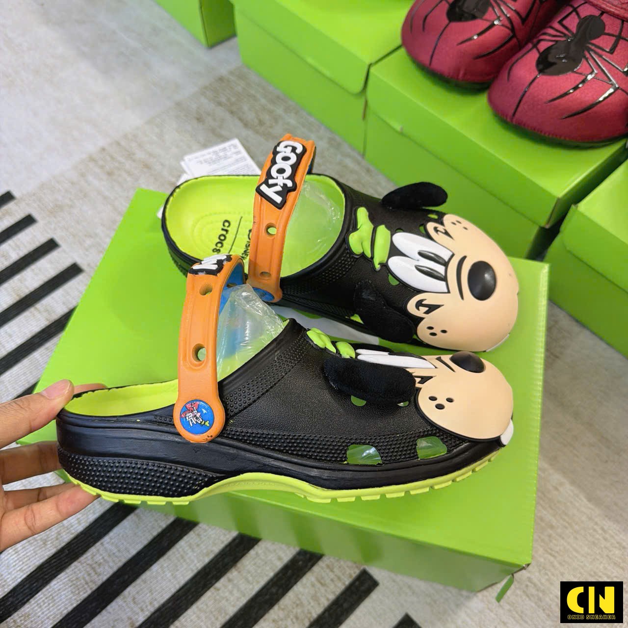 Giày Clog Unisex Crocs Disney Iam Goofy Classic Giày Clog Unisex Crocs Disney Iam Goofy Classic