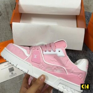 Giay Co Thap Louis Vuitton Lv Trainer 54 Da Dap Noi Monogram Giày Cổ Thấp Louis Vuitton LV Trainer 54 Da Dập Nổi Monogram