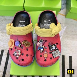 Giay Dep Crocs One Piece Luffy Kem Charm Giày Dép Crocs One Piece Luffy Kèm Charm