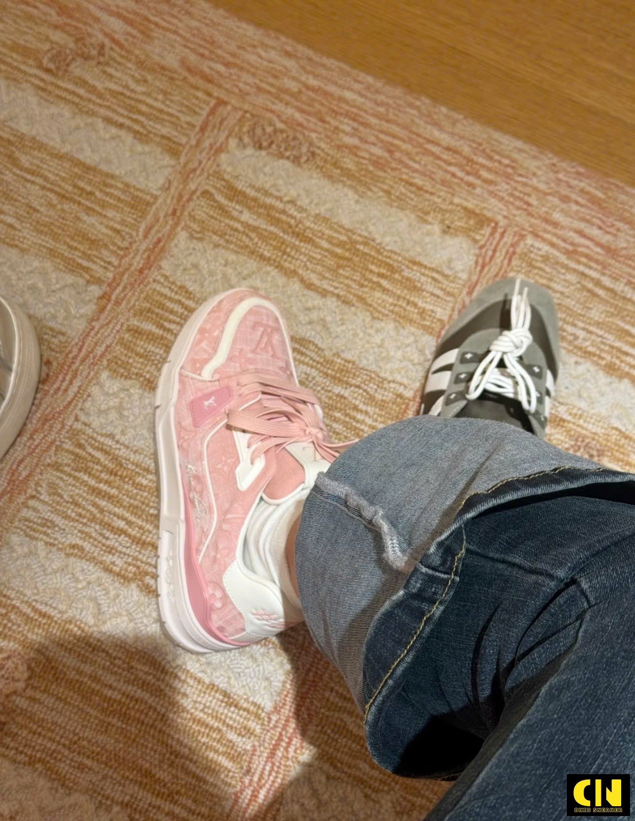 Giày Lv Trainer Hồng Trắng Fullbox Giày LV Trainer Hồng Trắng Fullbox