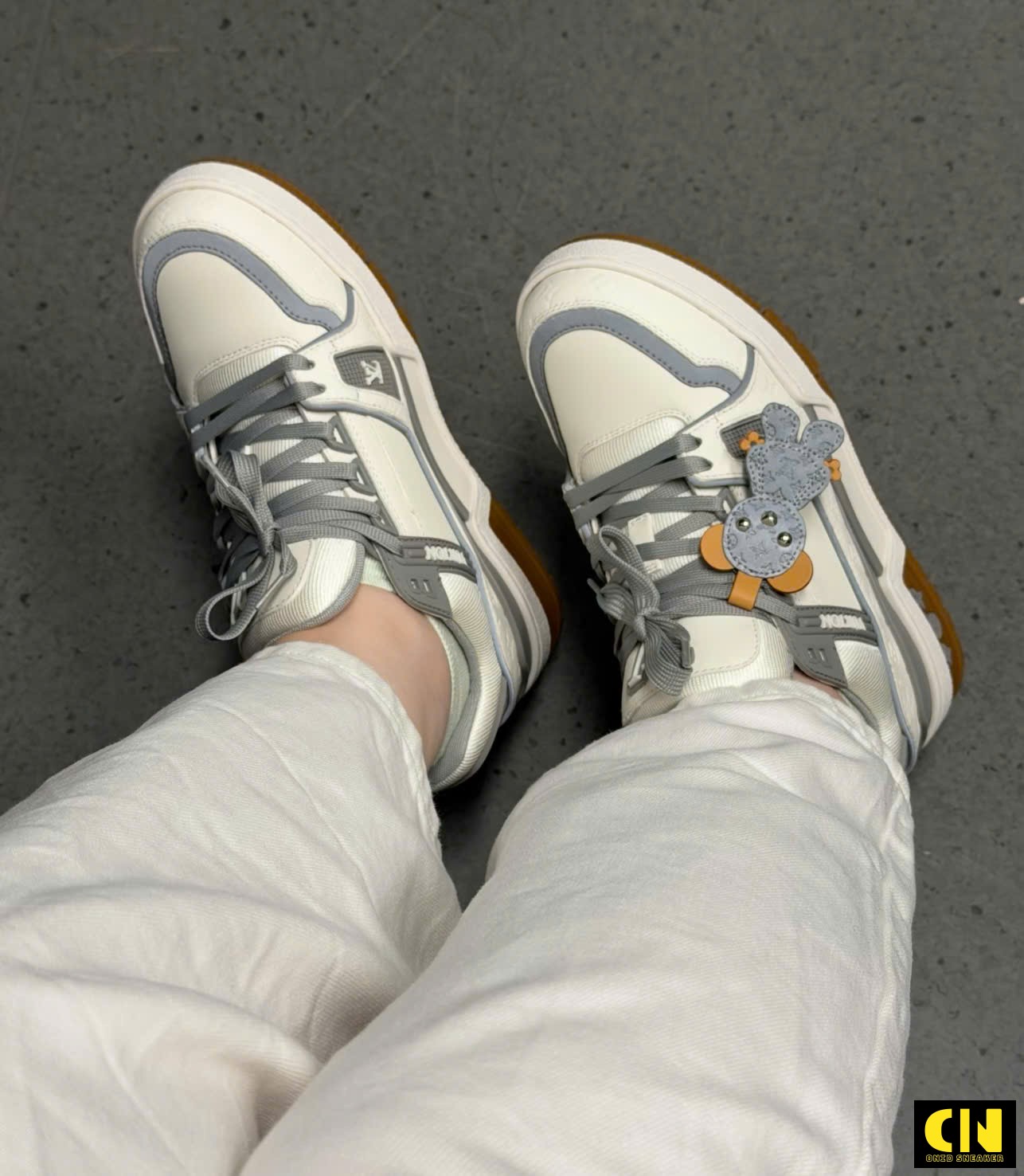 Giày Louis Vuitton Lv Trainer Teddy Bear Charm Giày Louis Vuitton LV Trainer Teddy Bear Charm