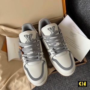 Giay Louis Vuitton Lv Trainer Trang Phoi Xam Khoi De Nau Giày Louis Vuitton LV Trainer Trắng Phối Xám Khói Đế Nâu