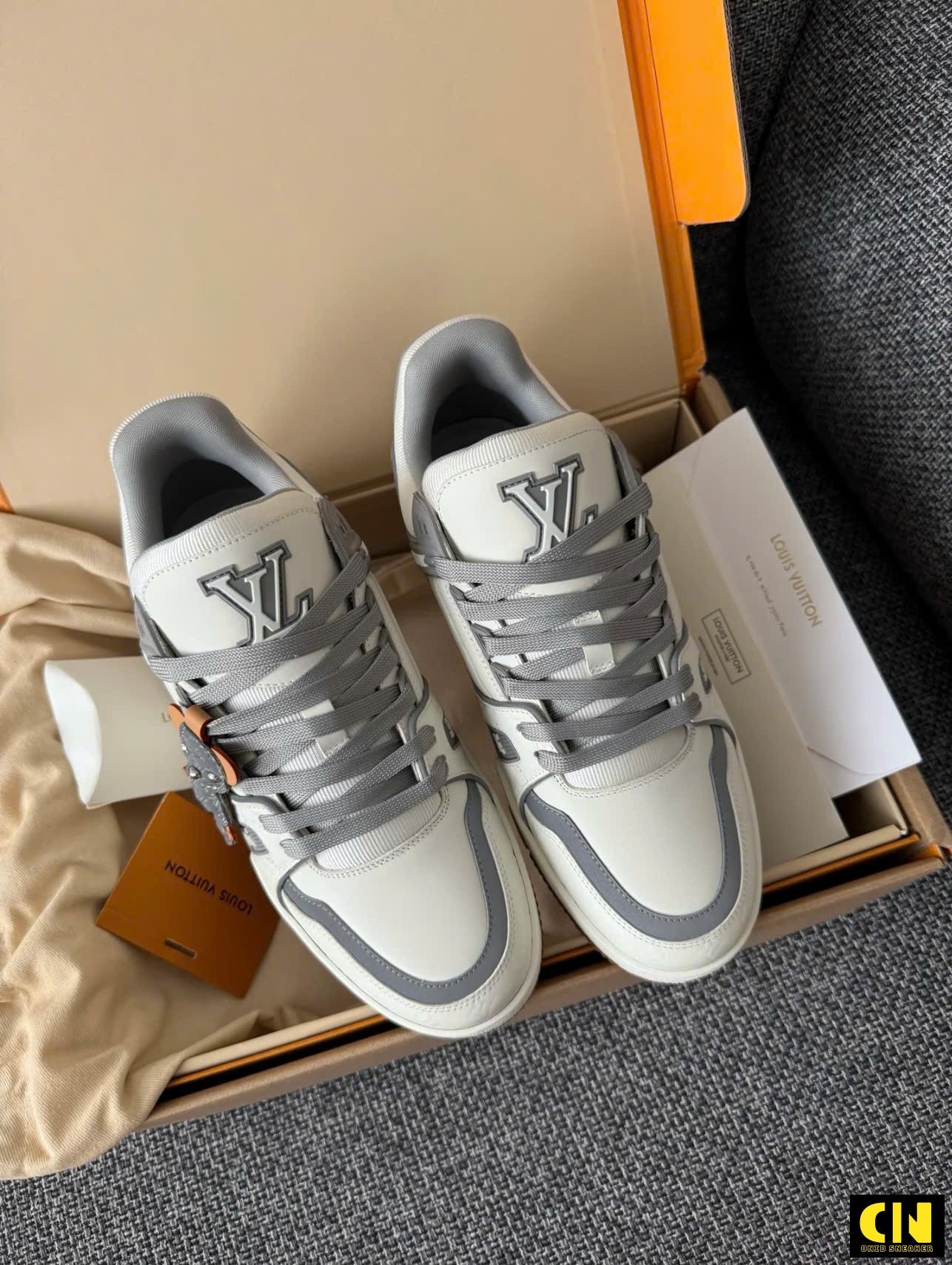 Giày Louis Vuitton Lv Trainer White Grey Xám Trắng Giày Louis Vuitton LV Trainer White Grey Xám Trắng