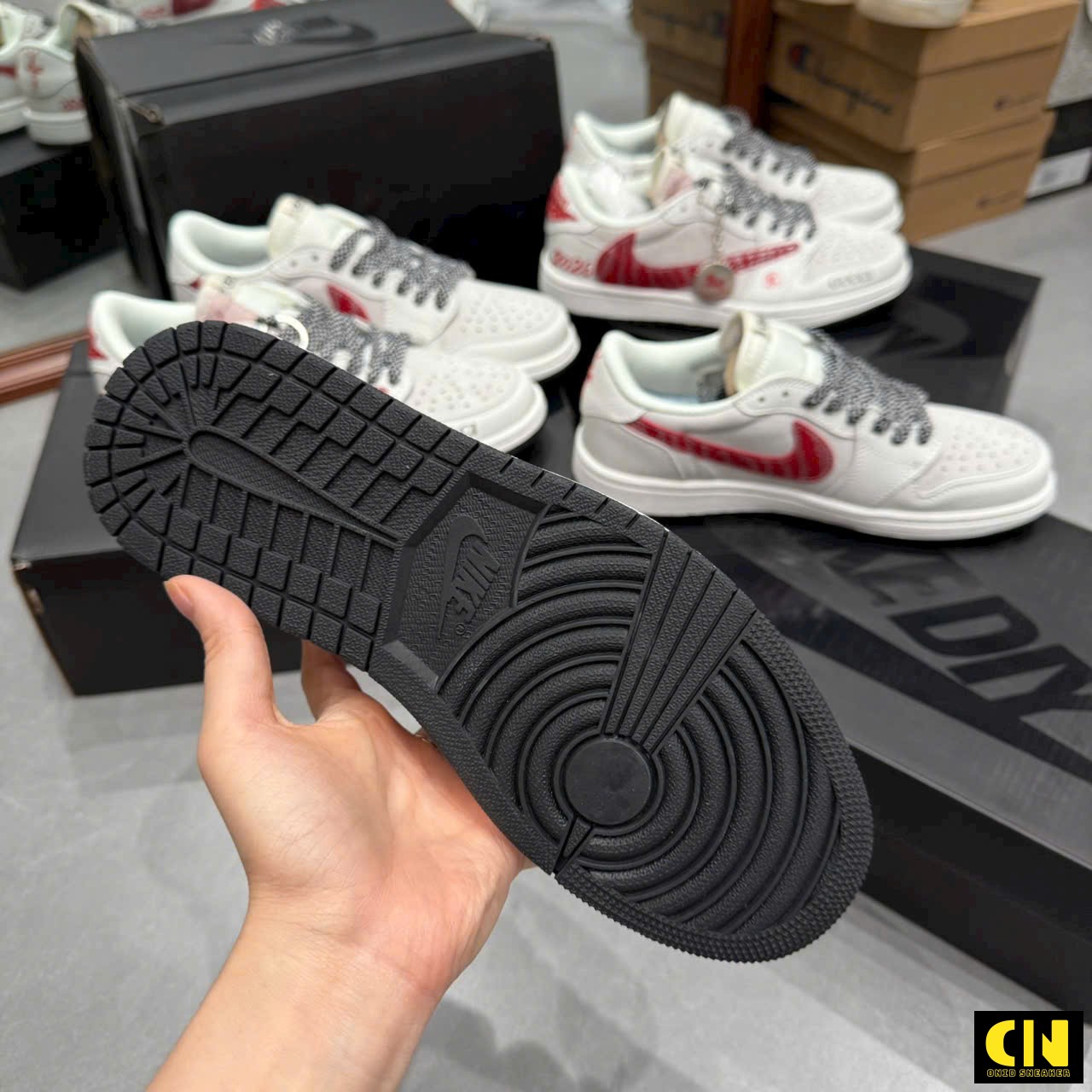 Giày Nike Air Jordan 1 Low Travis Scott X Gucci Giày Nike Air Jordan 1 Low Travis Scott x Gucci