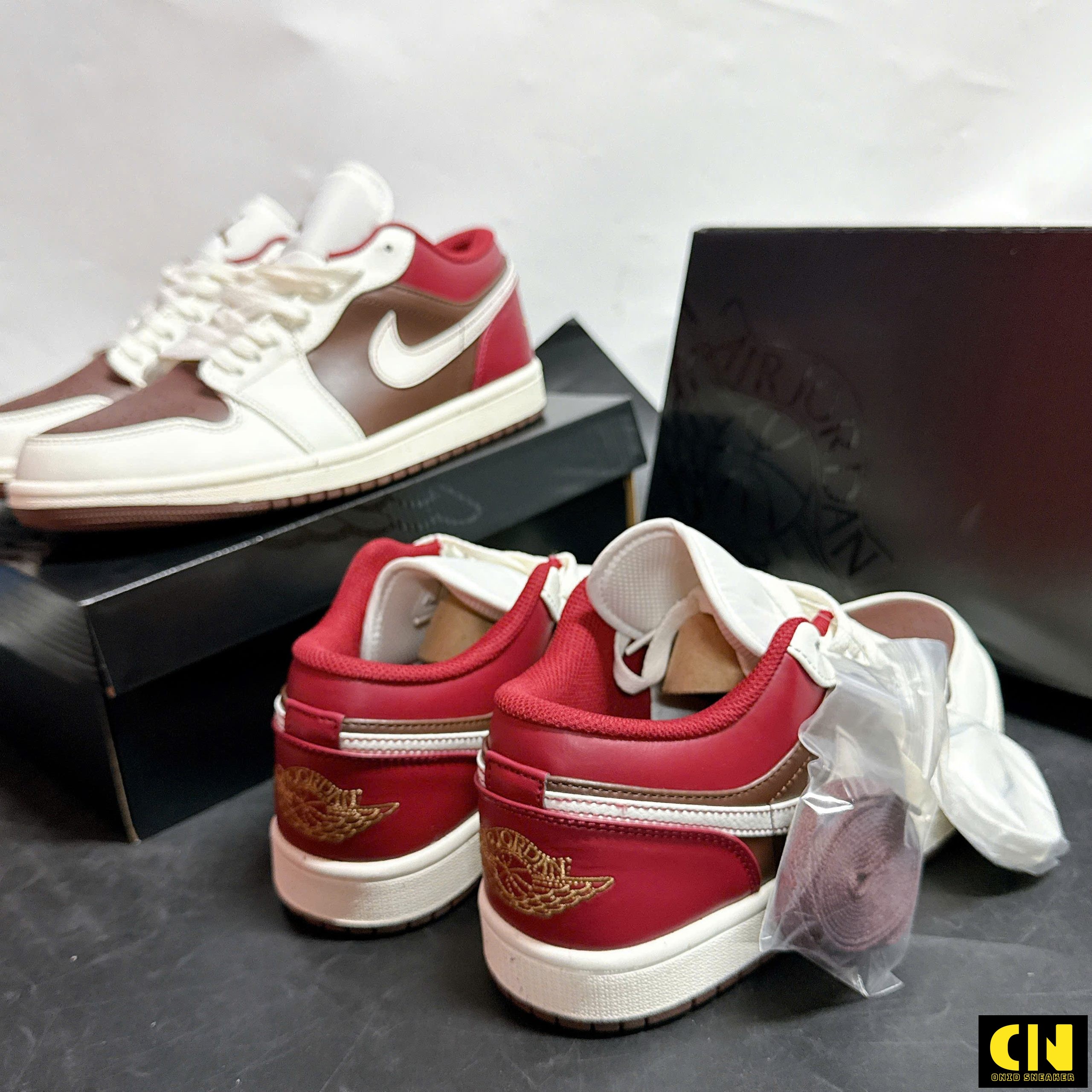 Giày Nike Jordan 1 Low Se Trắng Kem Phối Nâu Cacao Gót Đỏ Giày Nike Jordan 1 Low SE Trắng Kem Phối Nâu Cacao Gót Đỏ