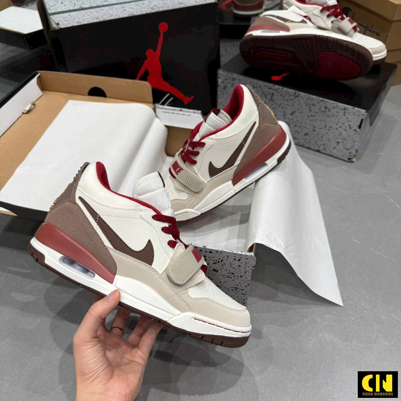 Giày Nike Jordan Legacy 312 Low Grey Màu Trắng Kem Nâu Giày Nike Jordan Legacy 312 Low Grey Màu Trắng Kem Nâu