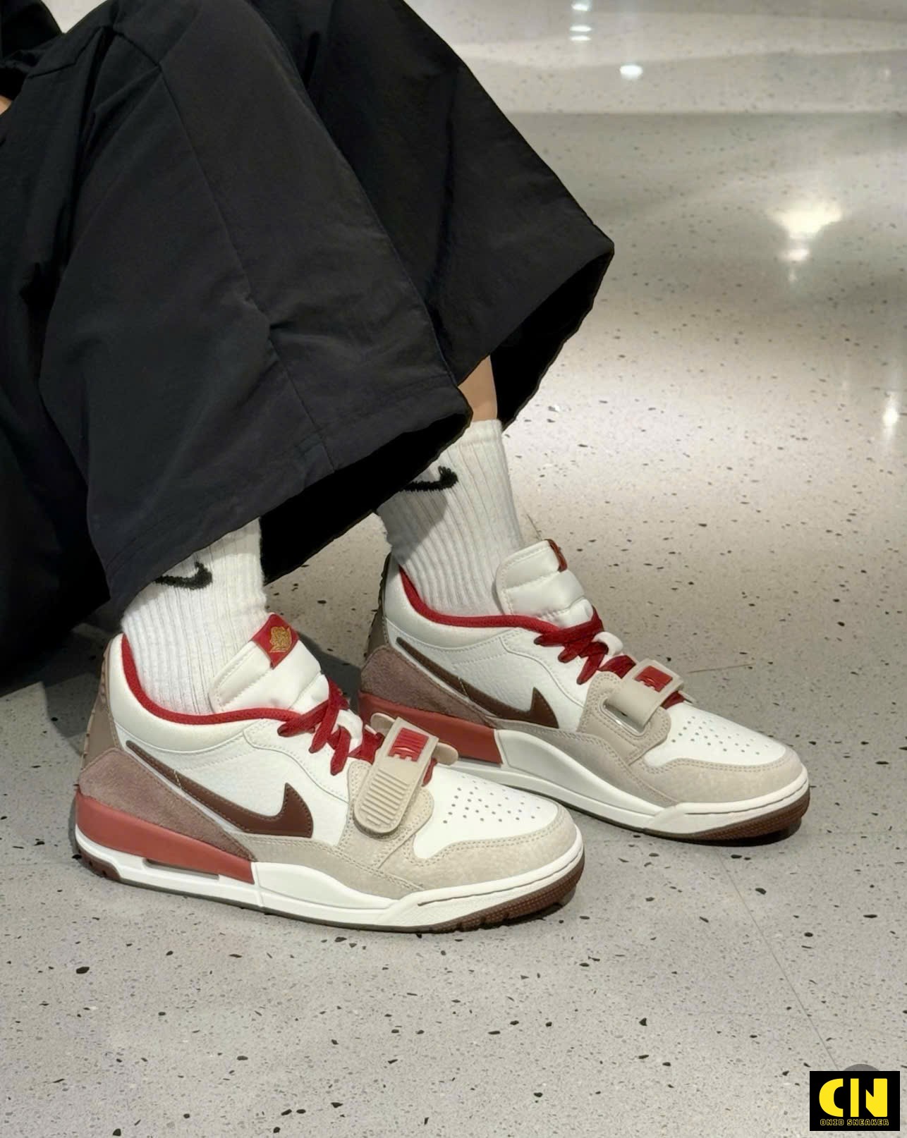 Giày Nike Jordan Legacy 312 Màu Kem Nâu Đỏ Giá Ưu Đãi Giày Nike Jordan Legacy 312 Màu Kem Nâu Đỏ Giá Ưu Đãi