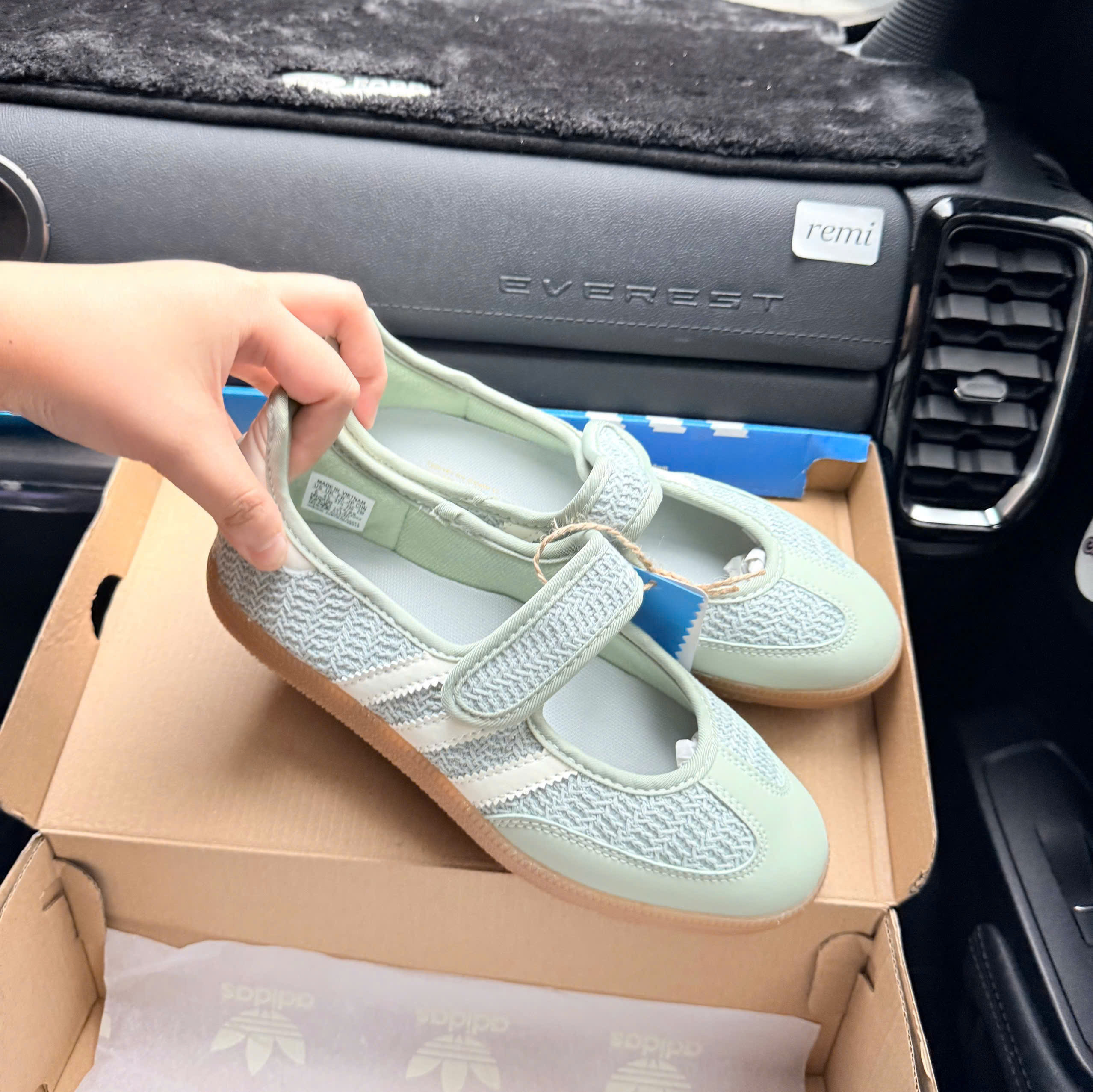 Giày Nữ Adidas Samba Jane Quai Dán Xanh Mint Đế Gum Giày Nữ Adidas Samba Jane Quai Dán Xanh Mint Đế Gum