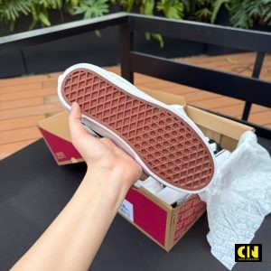 Giay Slip On Nam Vans Knu Skool Den Trang De Nau Giày Slip On Nam Vans Knu Skool Đen Trắng Đế Nâu