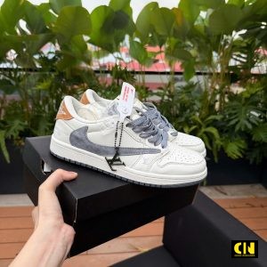Giay Sneaker Nam Nu Nike Jordan 1 Low Travis Scott Lv Trang Kem Xam Khoi Giày Sneaker Nam Nữ Nike Jordan 1 Low Travis Scott LV Trắng Kem Xám Khói