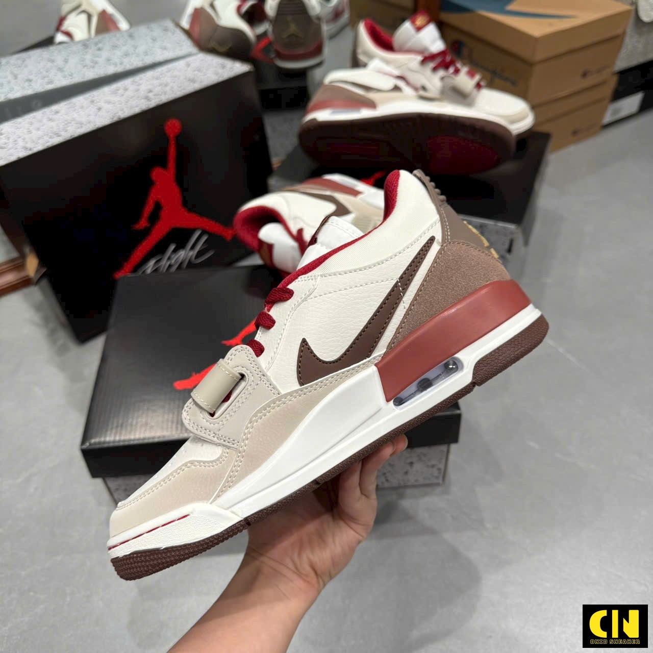 Giày Sneaker Nam Nữ Nike Jordan Legacy 312 Trắng Kem Nâu Đỏ Giày Sneaker Nam Nữ Nike Jordan Legacy 312 Trắng Kem Nâu Đỏ