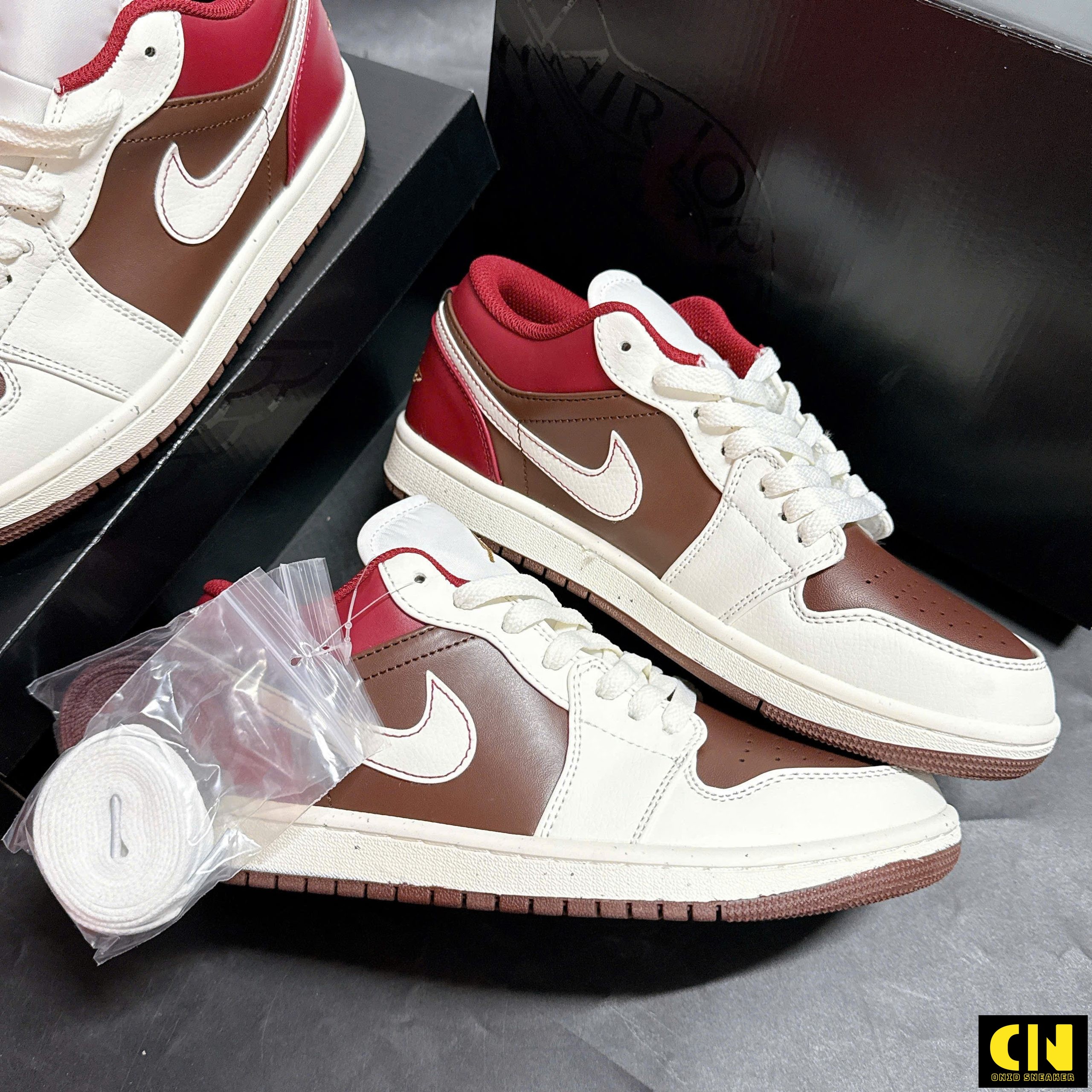 Giày Sneaker Nike Air Jordan 1 Low Se Nâu Mocha Phối Đỏ Mận Giày Sneaker Nike Air Jordan 1 Low SE Nâu Mocha Phối Đỏ Mận