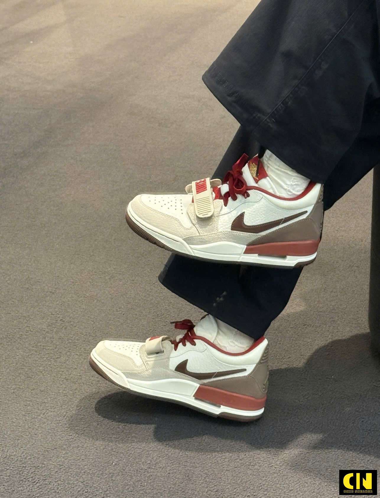 Giày Sneaker Nike Jordan Legacy 312 Trắng Kem Phối Đỏ Burgundy Giày Sneaker Nike Jordan Legacy 312 Trắng Kem Phối Đỏ Burgundy