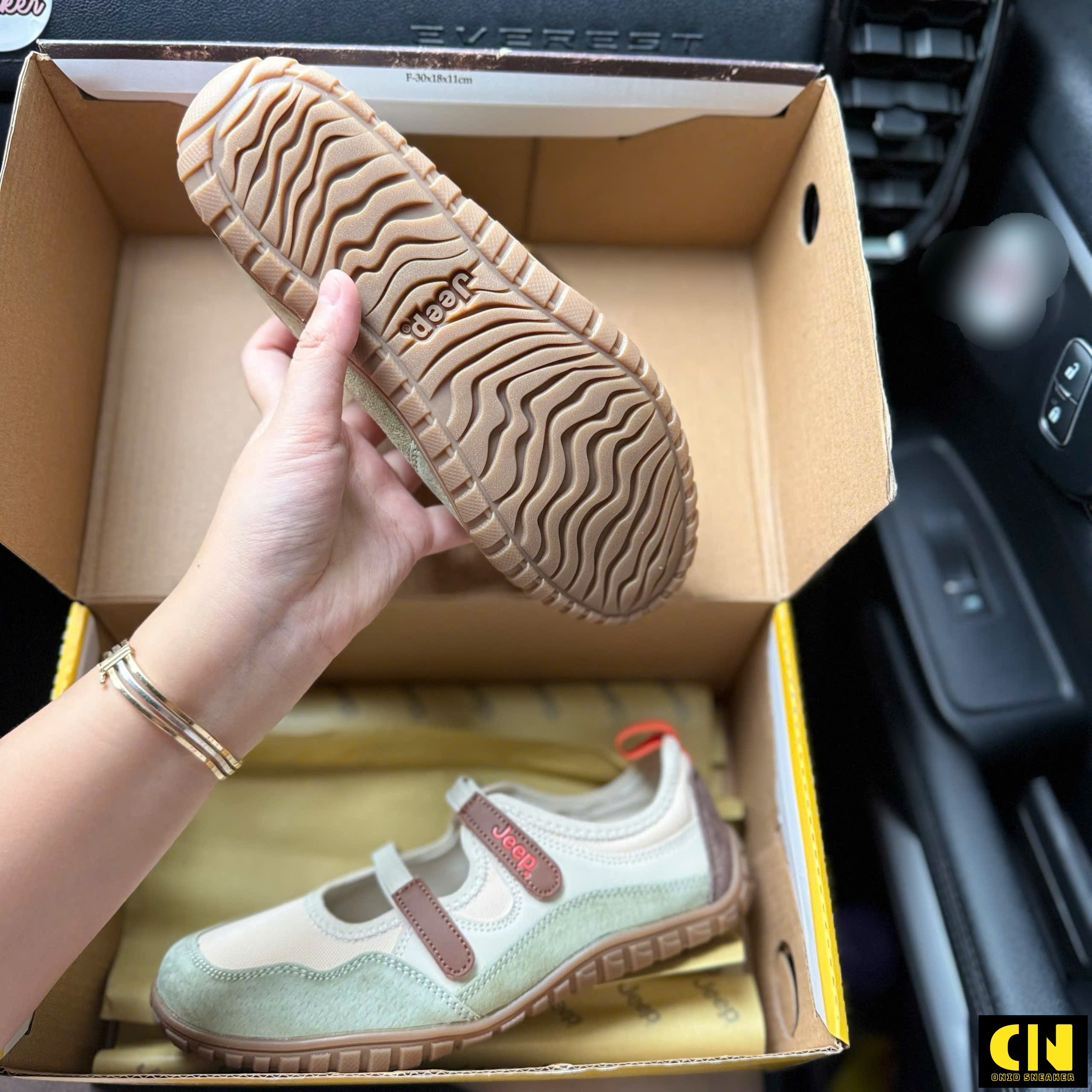 Giày Thể Thao Nữ Jeep Outdoor Low Top Trắng Kem Xanh Rêu Giày Thể Thao Nữ Jeep Outdoor Low Top Trắng Kem Xanh Rêu