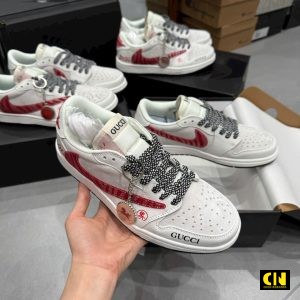 Giay Travis Scott X Gucci Trang Do Got Theu Giày Travis Scott x Gucci Trắng Đỏ Gót Thêu