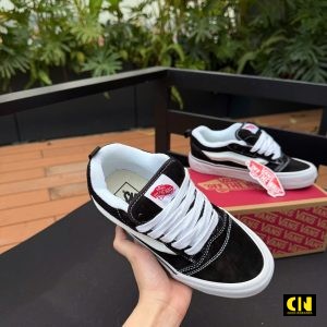 Giay Vans Knu Skool Trang Den Luoi Ga Day Giày Vans Knu Skool Trắng Đen Lưỡi Gà Dày